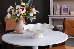 Encanto Carola Pedestal Cake Plate Cream & White